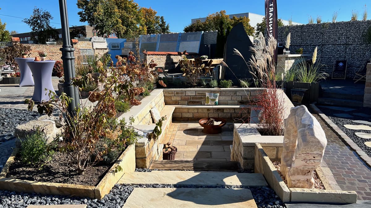 Natursteinhandel Steinpark Golden Sun Musterfläche