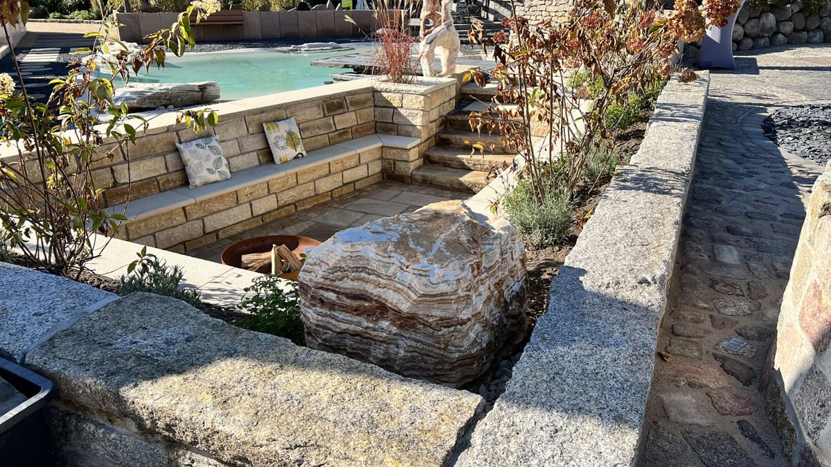 Natursteinhandel Steinpark Golden Sun Quarzsandstein Musterfläche