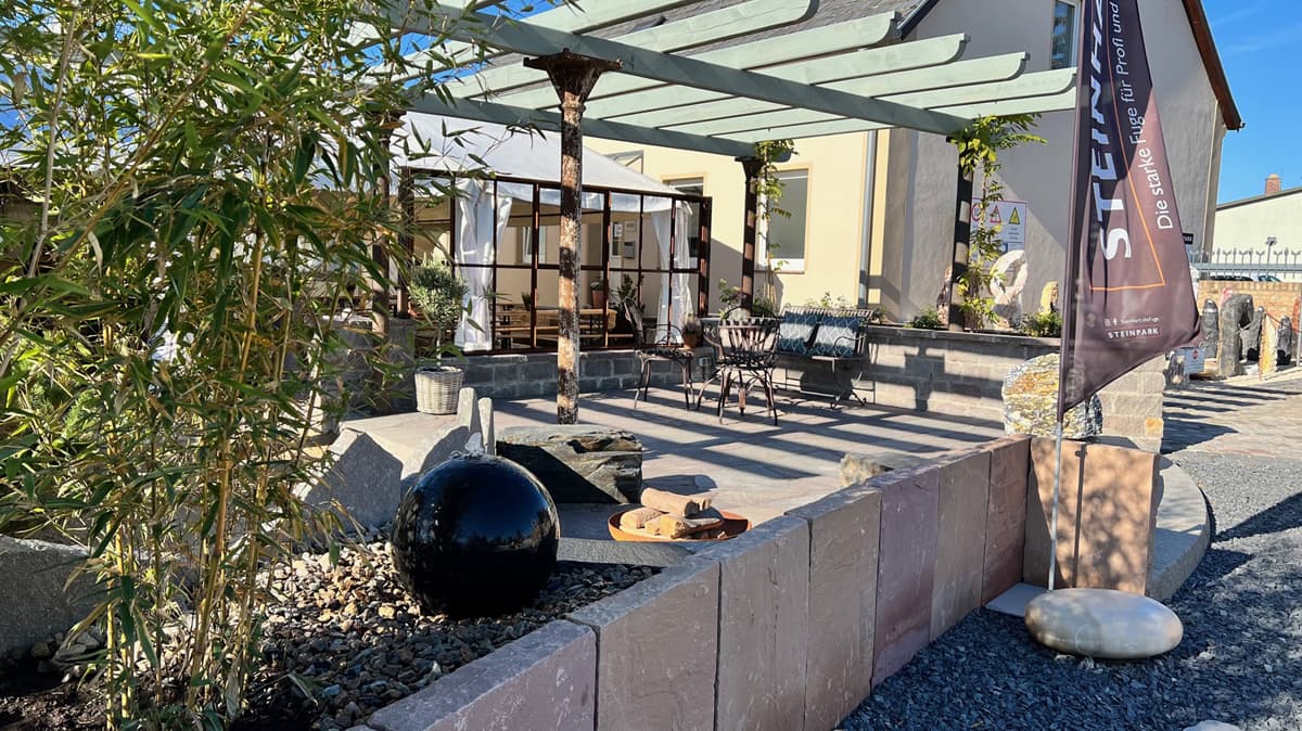 Natursteinhandel Steinpark Trient Musterfläche