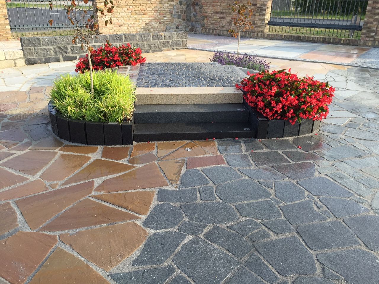 Polygonalplatten, Blockstufen, Palisaden | Granit, Quarzsandstein, Basalt