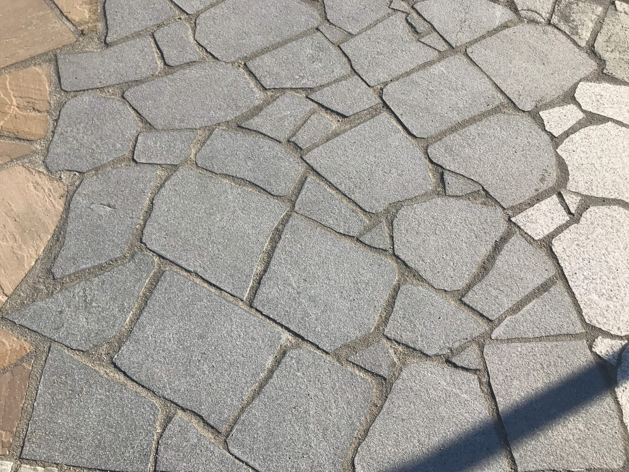 Granit Polygonalplatte Earl Grey dunkelgrau unregelmäßig gebrochen