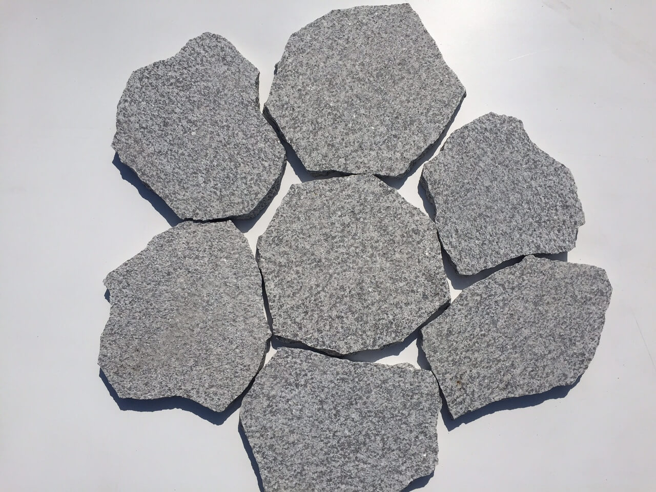 Granit Polygonalplatte hellgrau 2