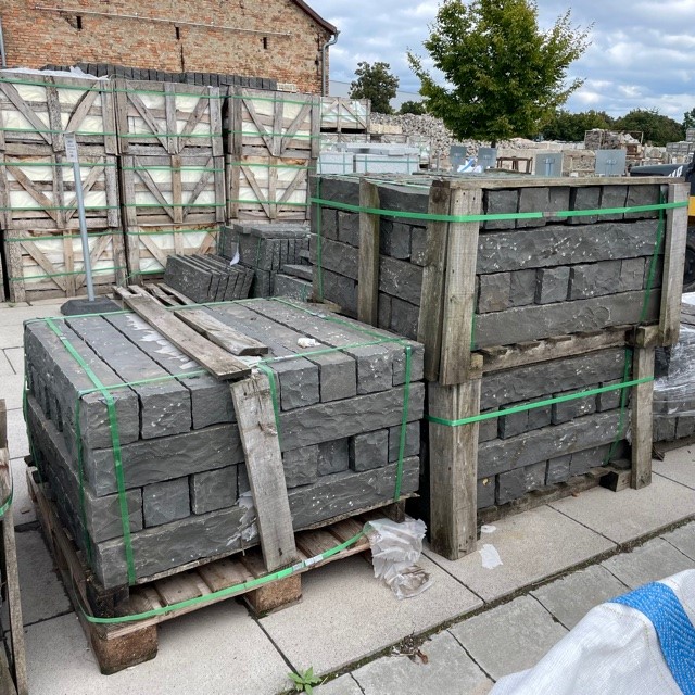 basalt-palisade-12x12x50-gespalten