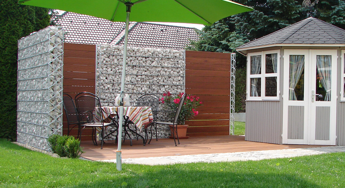 Frühjahrsputz im Außenbereich - Wie säubert man Terrassenplatten aus Naturstein?