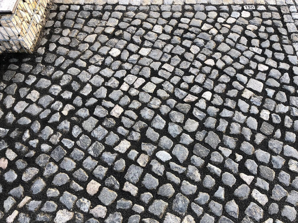 granit-kleinpflaster-anthrazit-unregelmäßig (2)