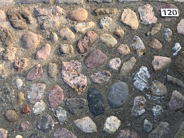 granit-lesesteine-natürlichgerundet-bunt-boxA6