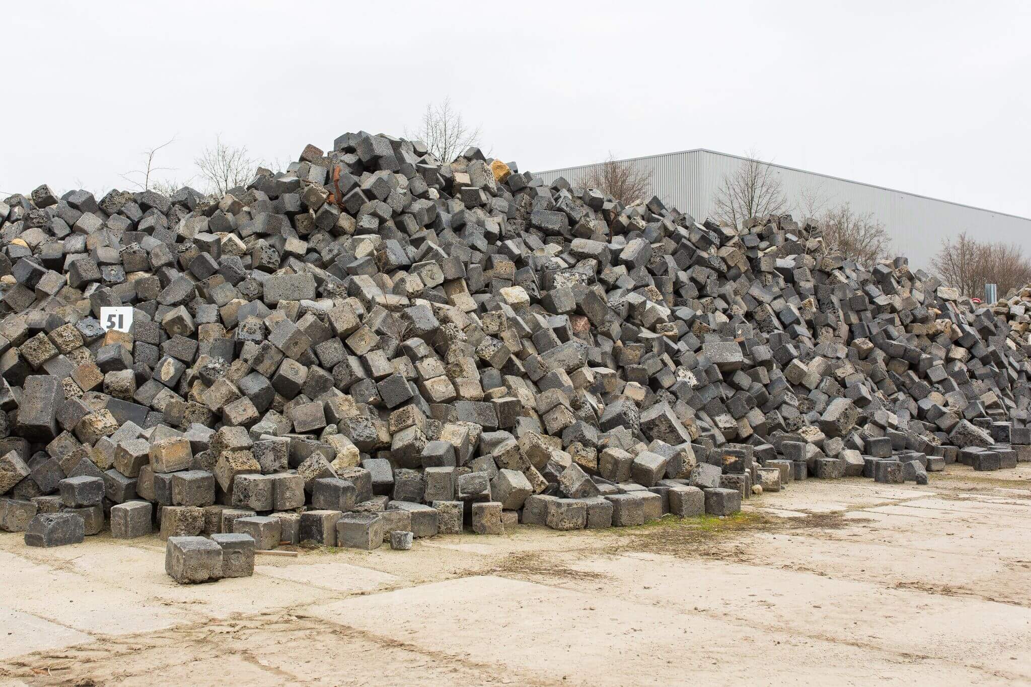 Kupferschlacke Großpflaster box51 anthrazit regelmäßig1