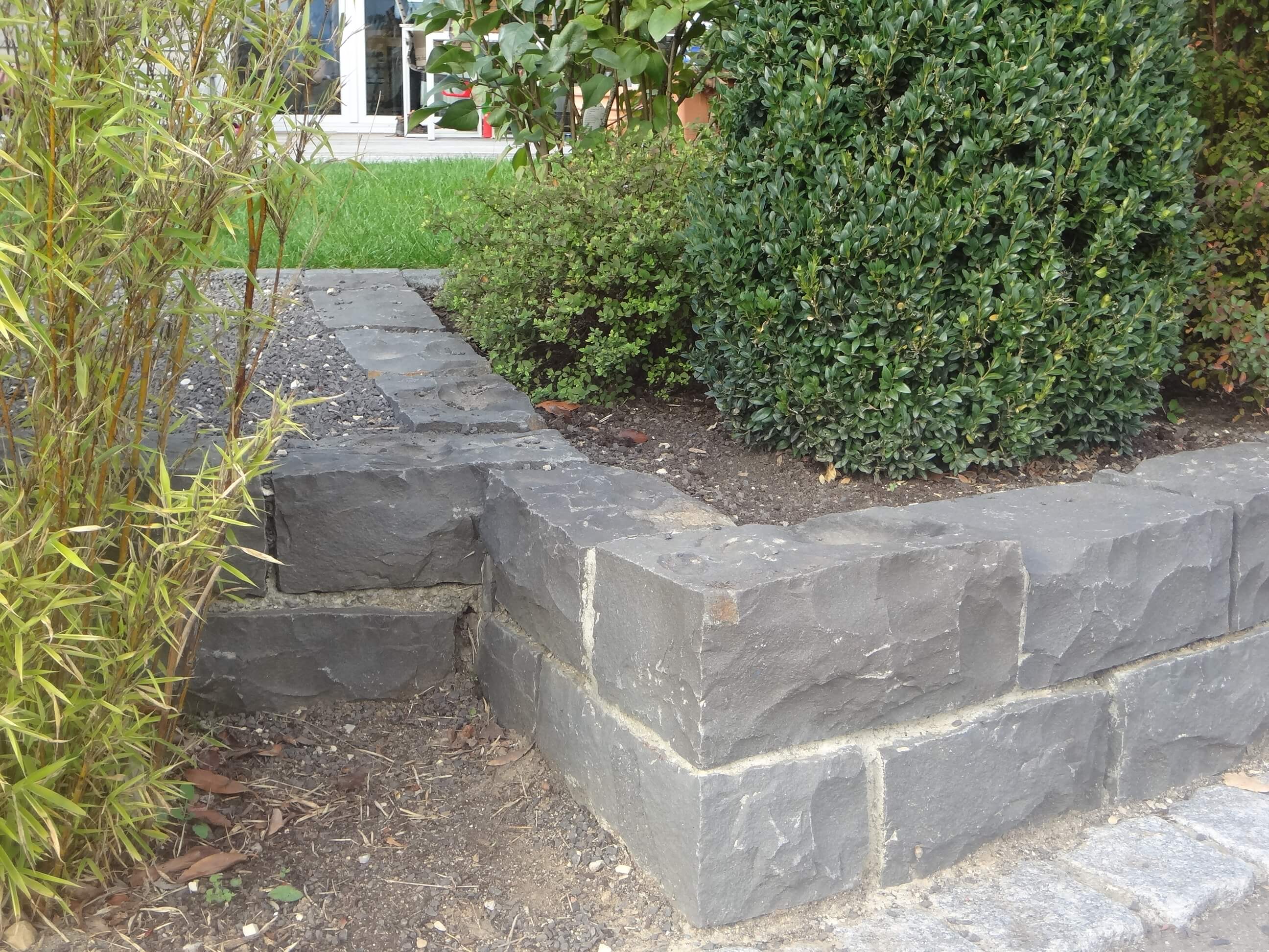 mauerstein basalt gespalten 3