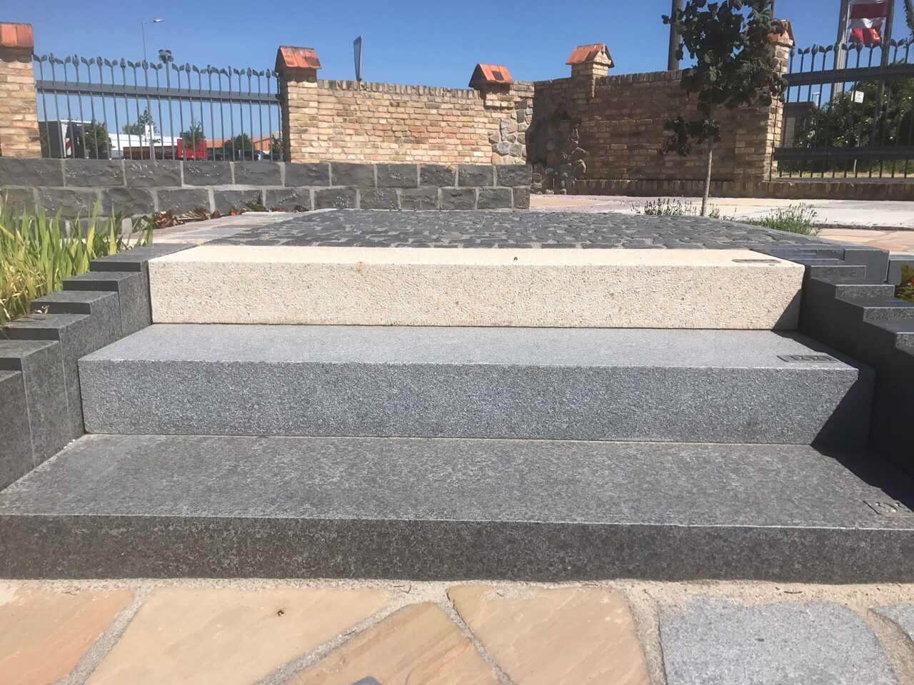 naturstein blockstufen granit