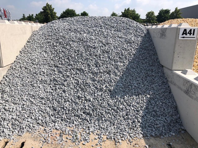 ziersplitt-granit-silver-gris-hellgrau-gebrochen-box-a41