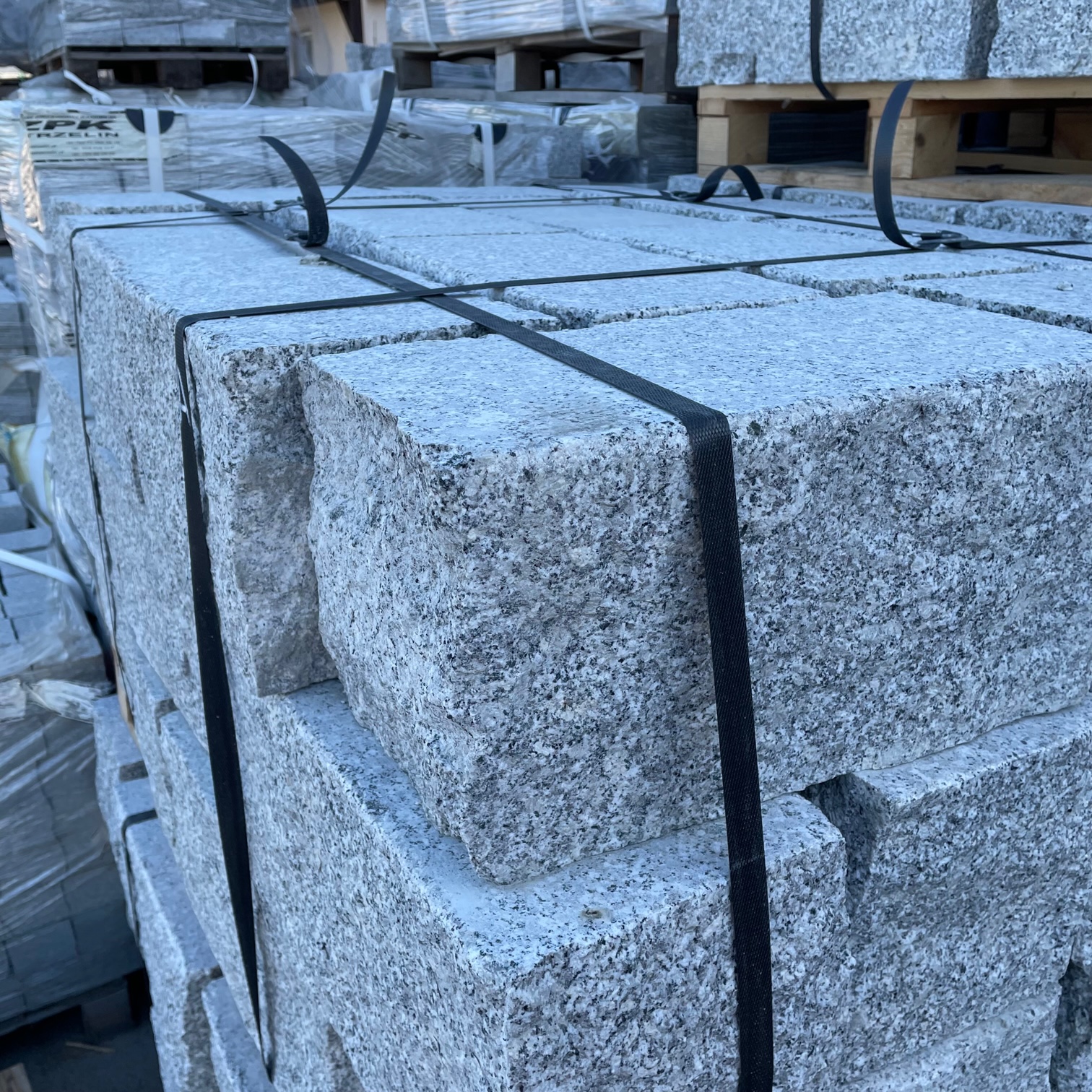 granit_mauerstein_gesägt_gespalten_20_20_40_1