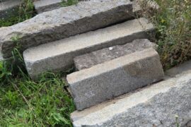 Antike Granit Treppenstufen ca. 25x30xfreie Längen grau-gelb