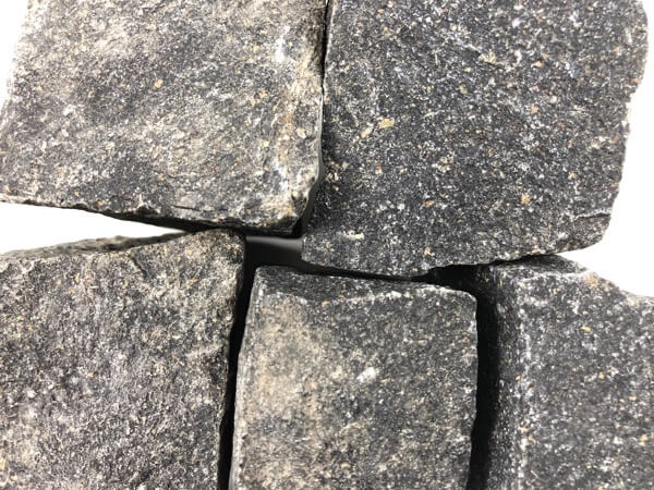 Neues Basalt Mosaikpflaster 4-6 cm reihenfähig 2