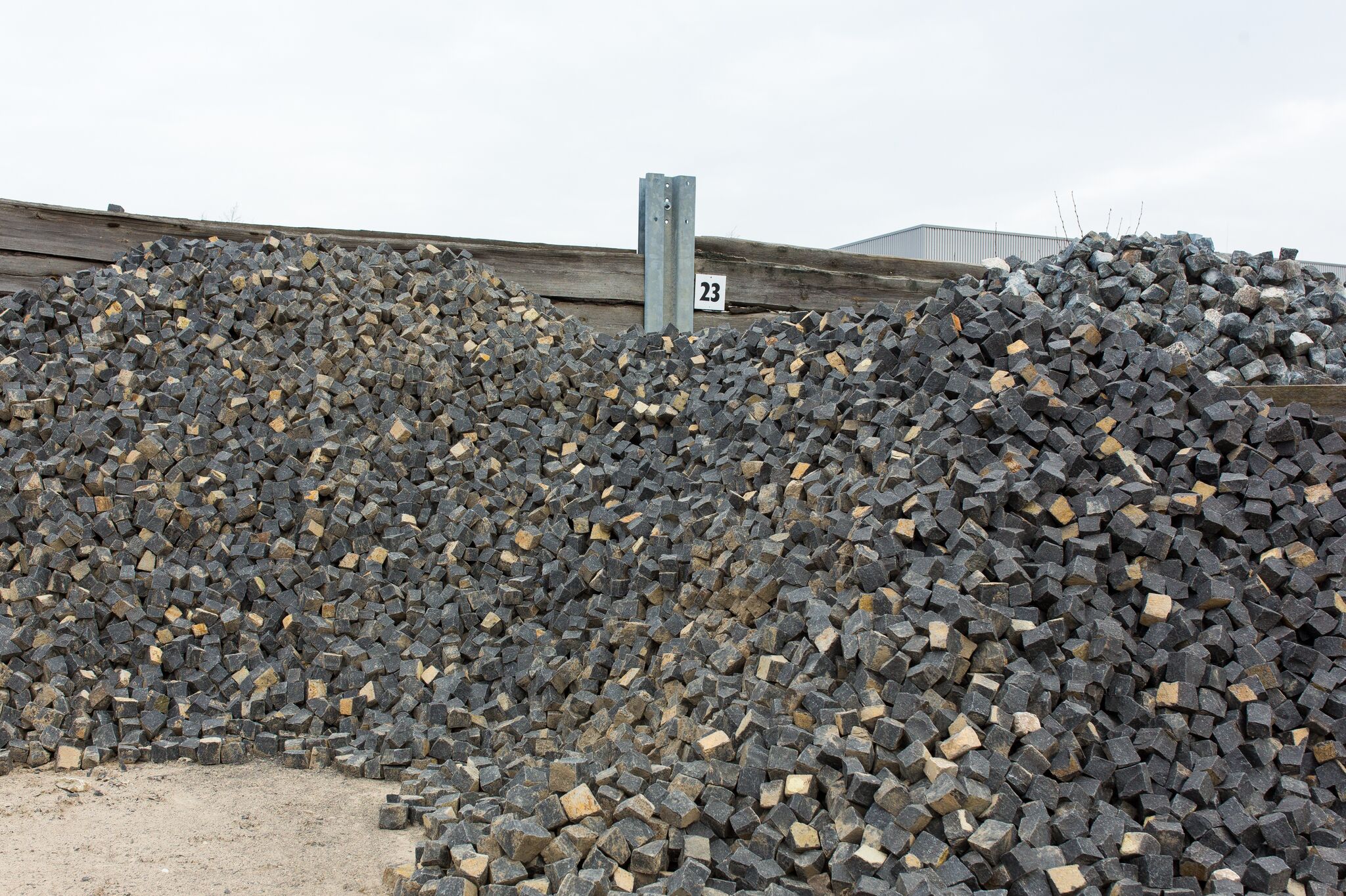 Basalt Mosaikpflaster box22b anthrazit 2