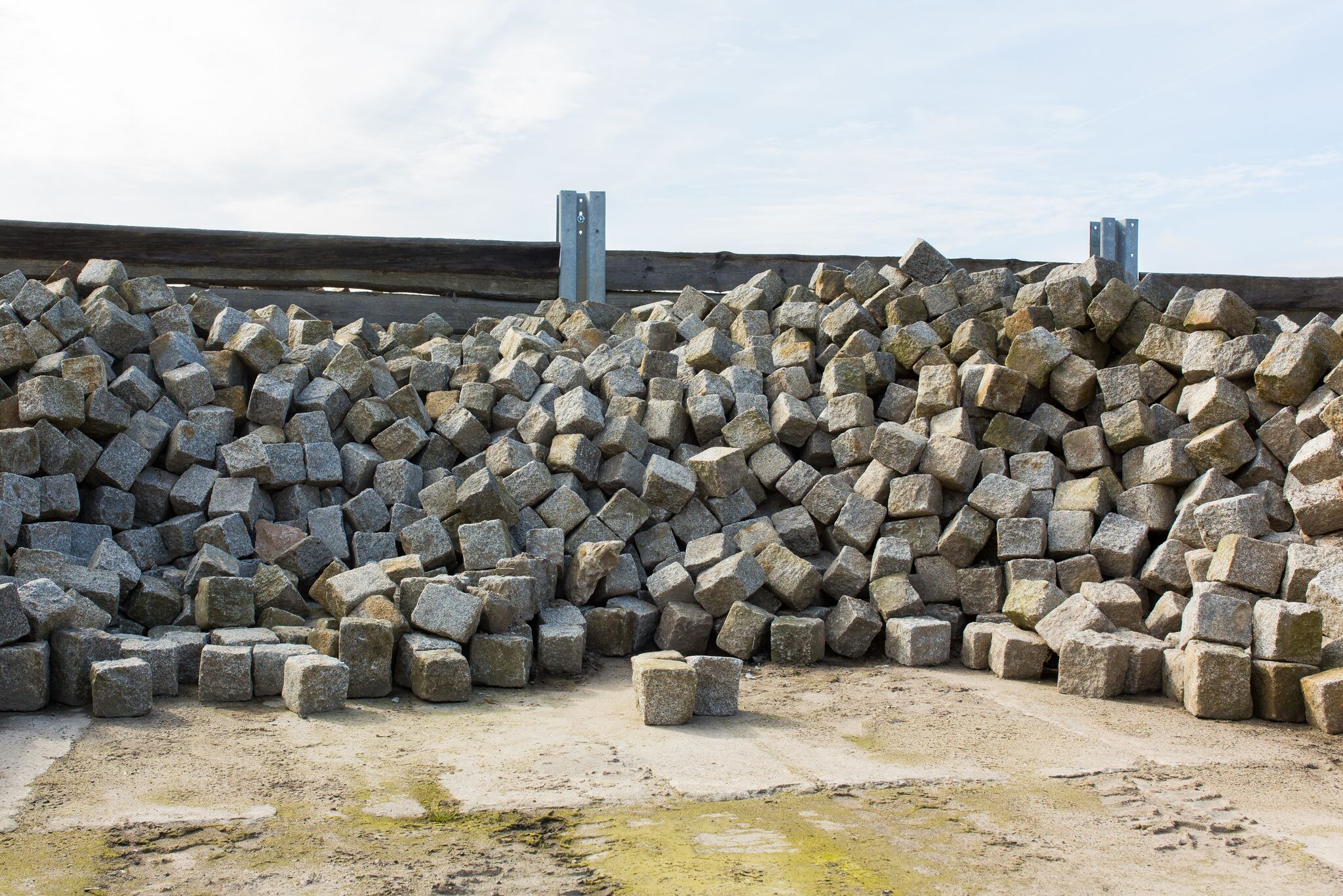 Granit Großpflaster Box11 grau-gelb