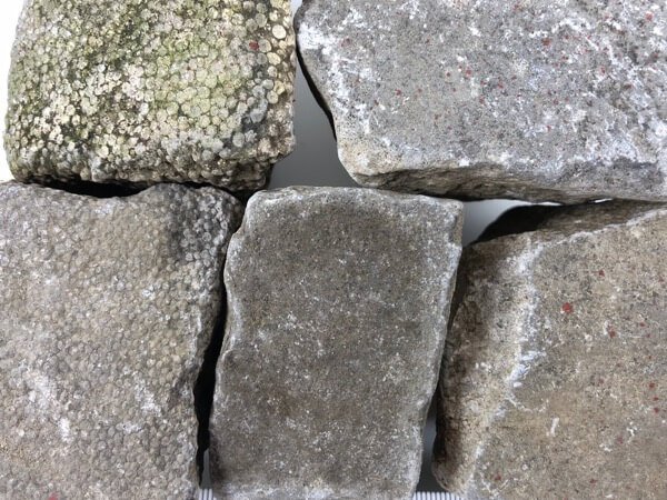 Gebrauchtes Bernburger Mosaikpflaster 3-6 cm grau-bunt