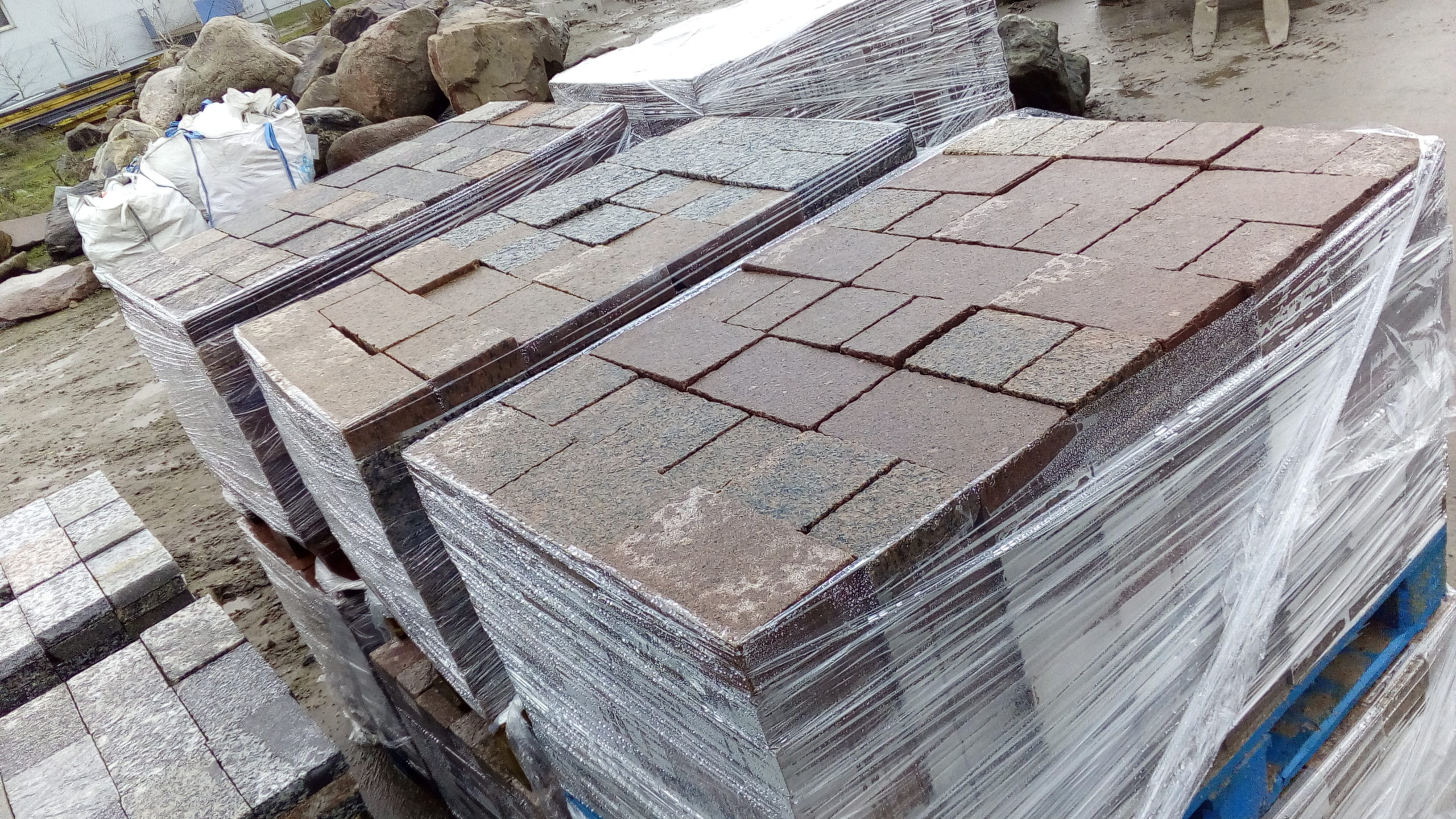 Pflasterplatten aus Findlingen Farbe mix (1)