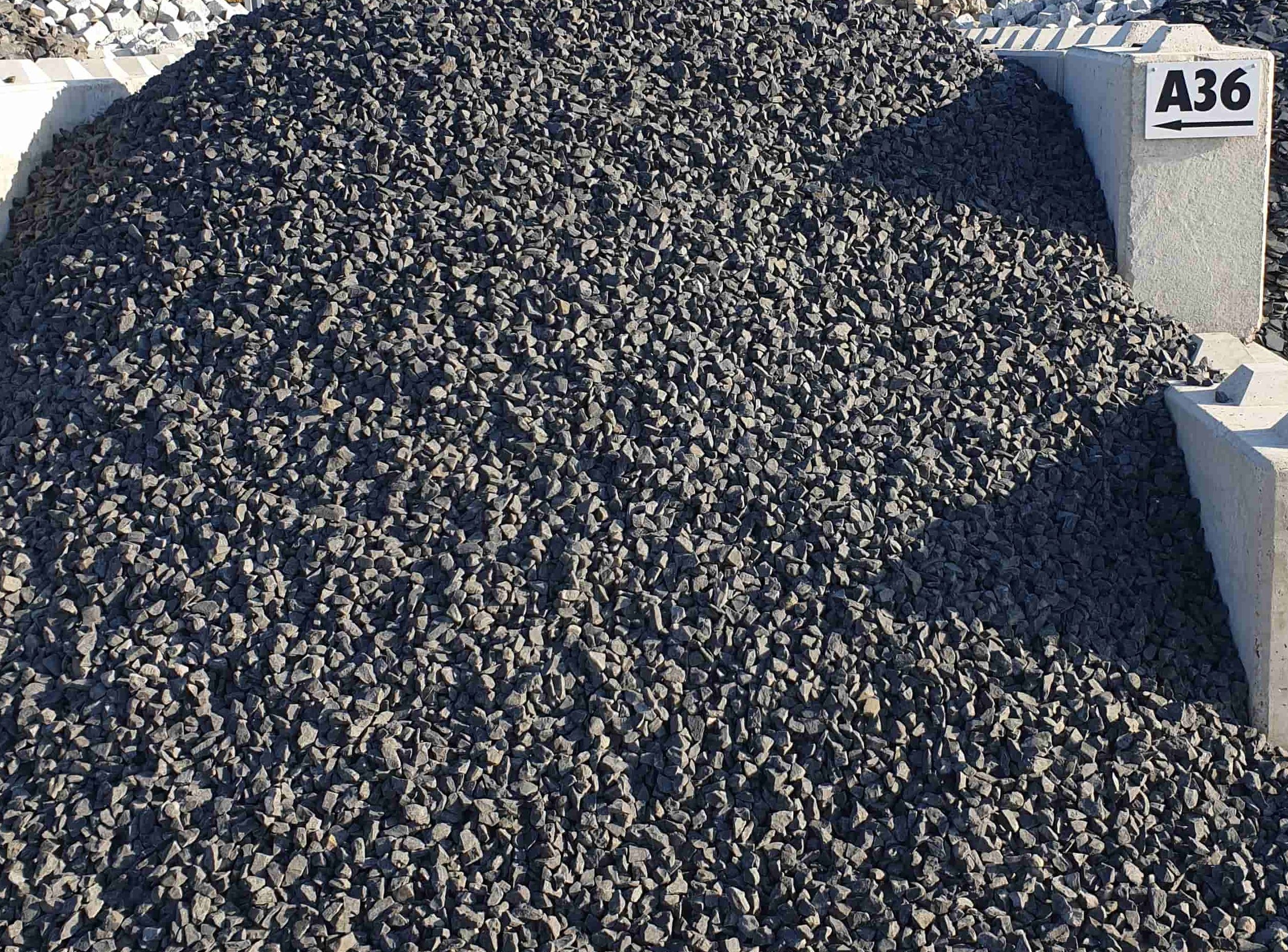 ziersplitt-basalt-20-40-mm