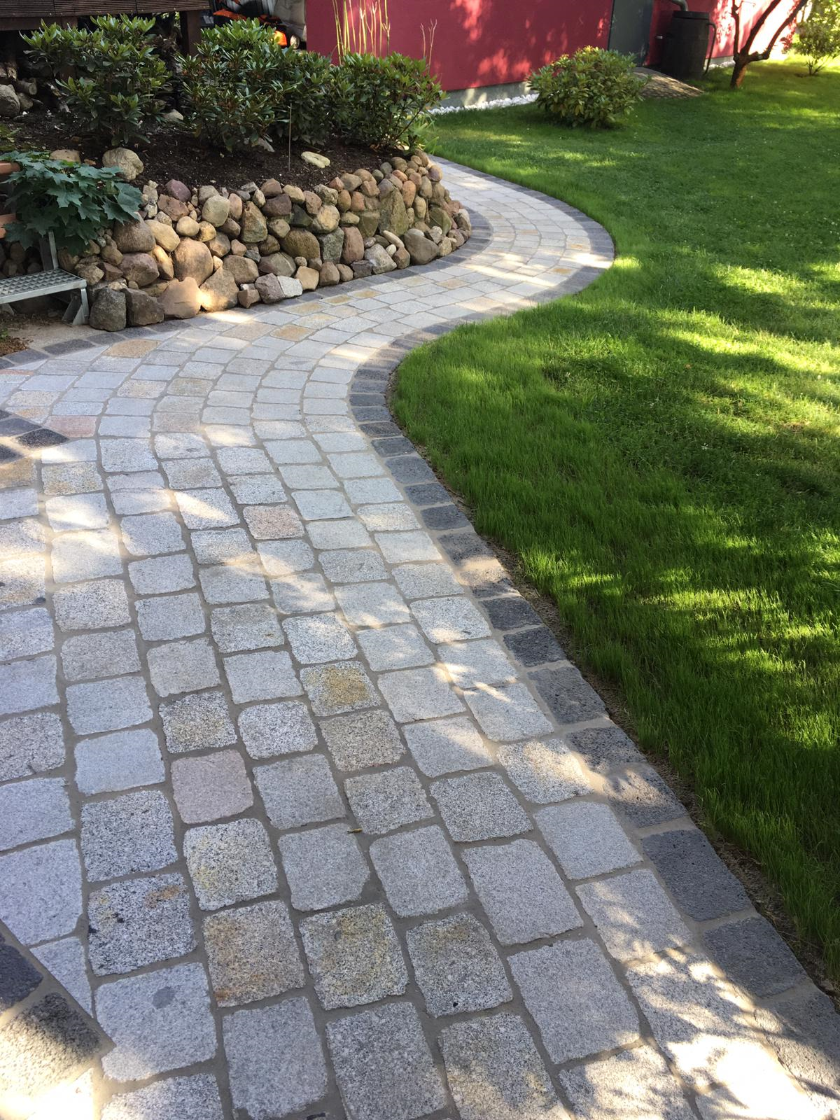 granit-großpflaster-gesägt-überwiegend-grau-schlacke1