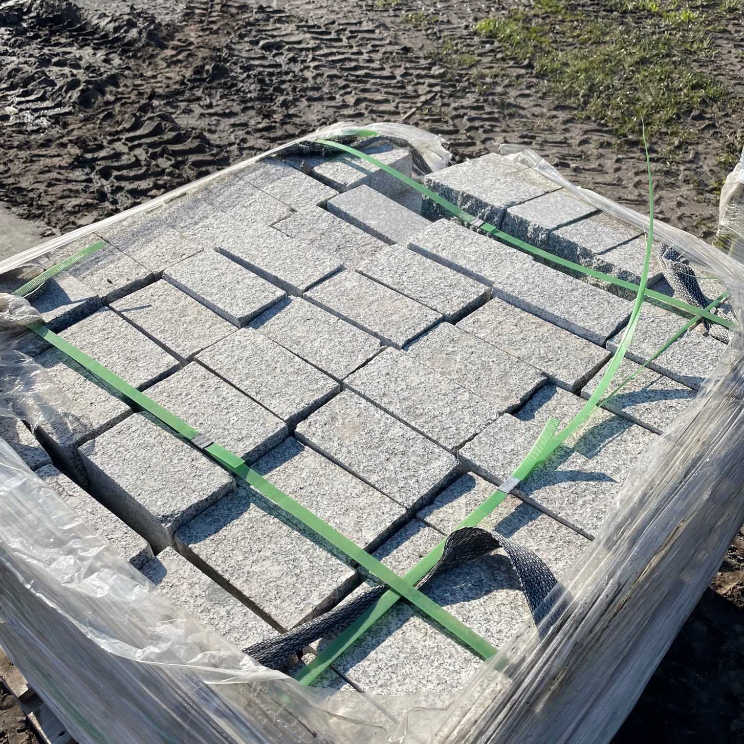 granit-pflasterstein-20-10-8-hellgrau-geflammt-3