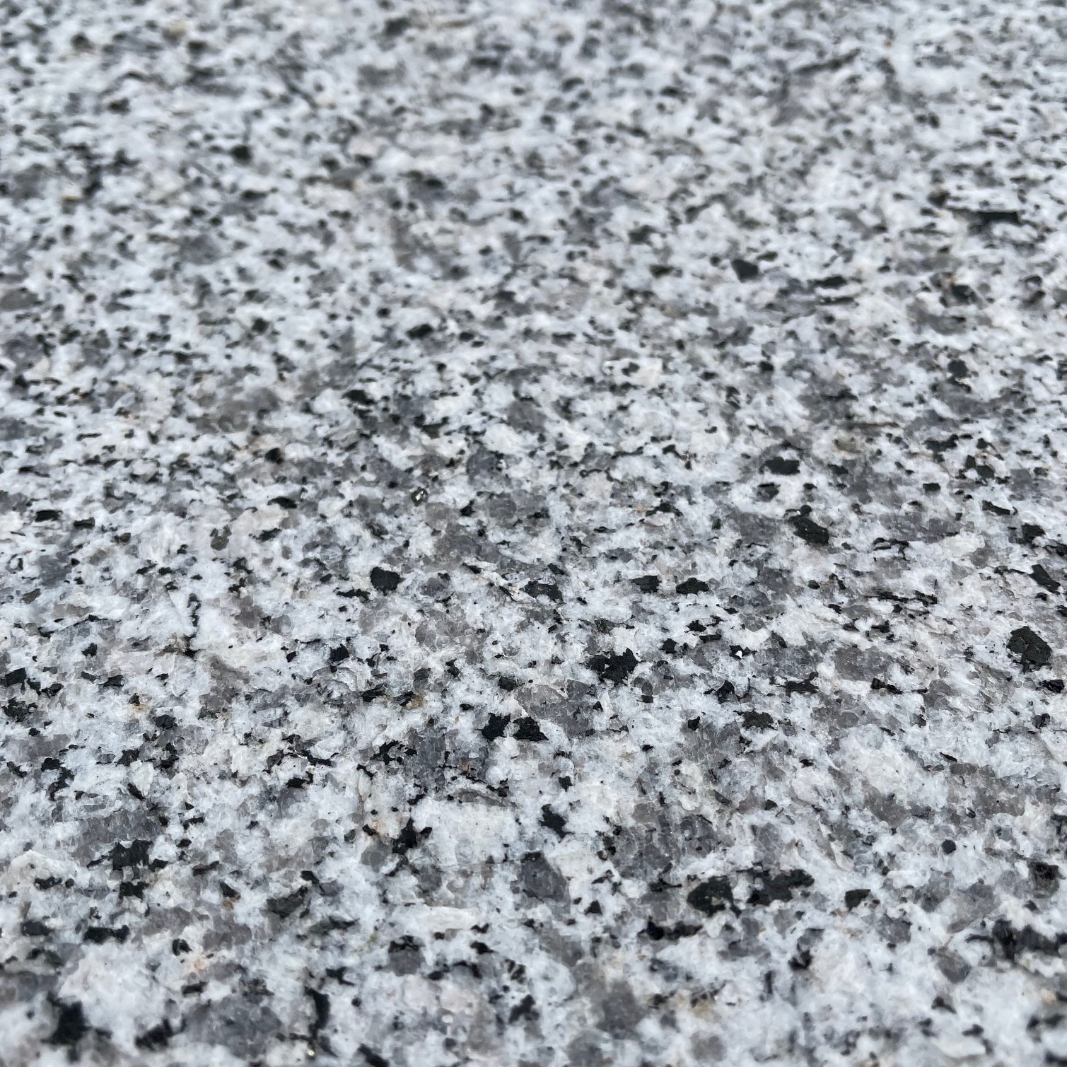 Granit-Abdeckplatte-hellgrau100-28-4-2