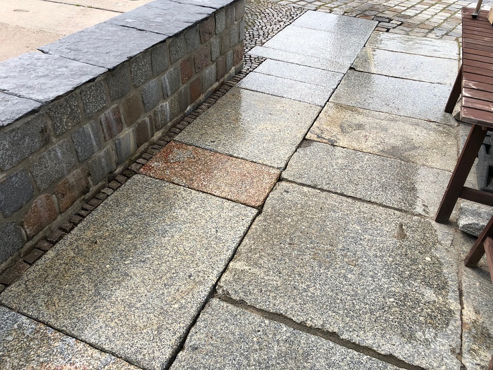 granit-krustenplatte-gelb-grau-geflammt-angeknabbert (3)