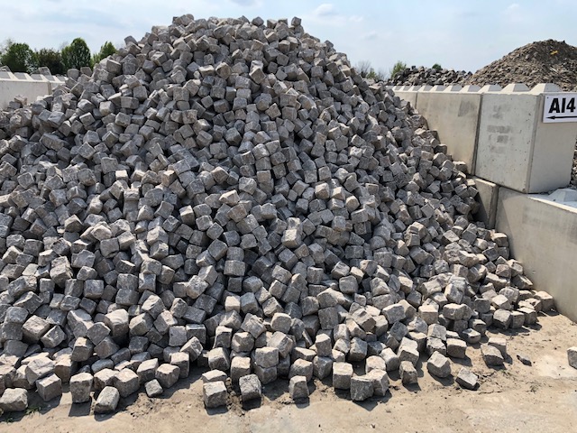 bernburger-kleinpflaster-8-11-gespalten-a14-grau