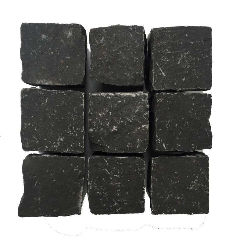 basalt-kleinpflaster-gespalten-anthrazit-reihenpflaster-neuware