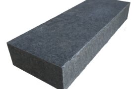 Basalt Blockstufe Mekong 15x35x100 cm anthrazit geflammt