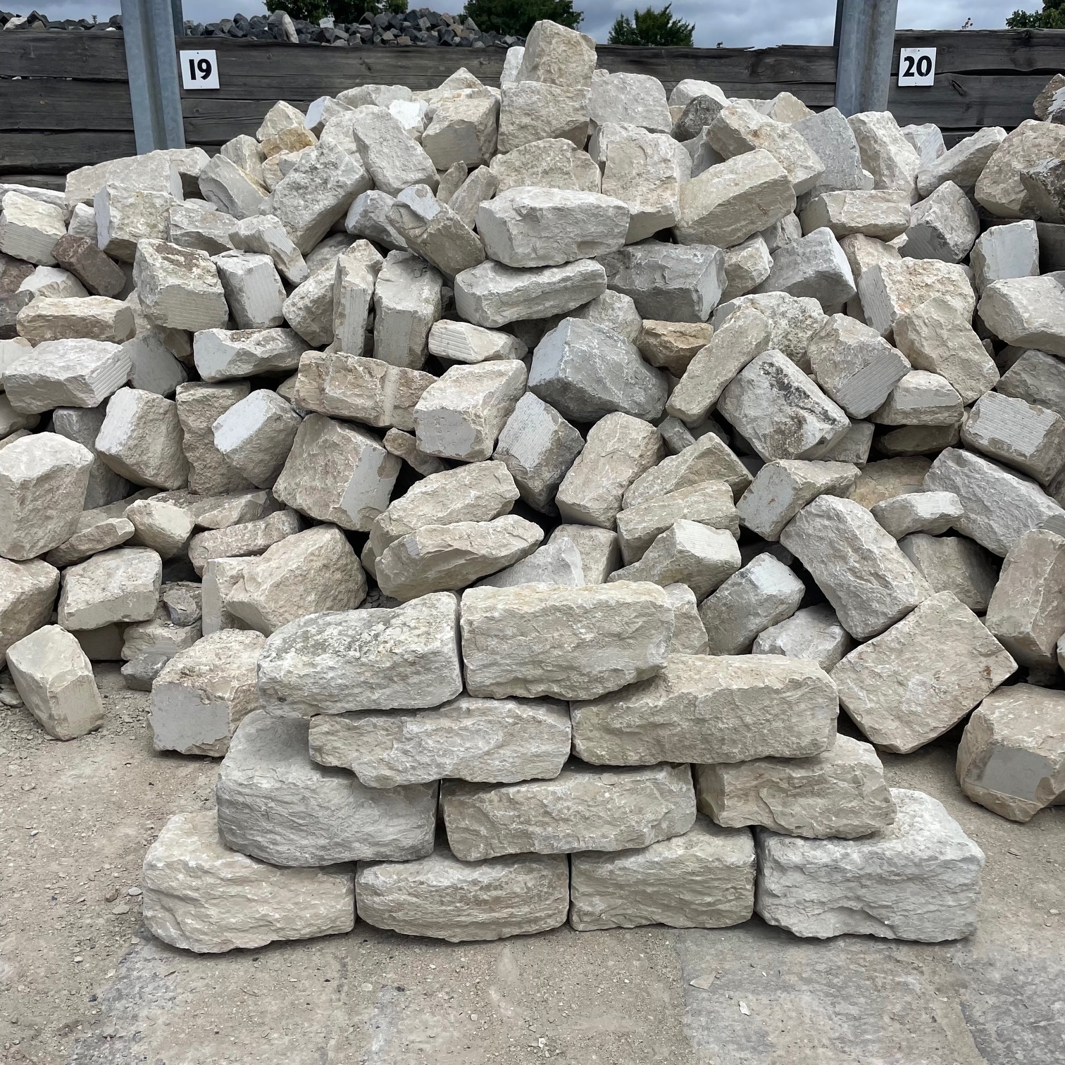 kalkstein-mauerstein-amarillo-box19