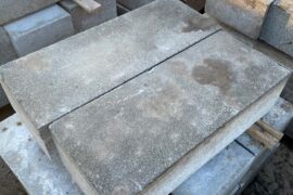 Historische Blockstufe gebraucht