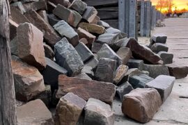 Grauwacke Mauerwerk 6-20×15-20xfreie Längen maschinengespalten Grauwacke Mauerwerk 6-20×15-20xfreie Längen maschinengespalten