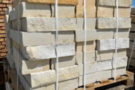 Sand Mauerstein 10x20x40 cm gesägt gelblich-grau Sand Mauerstein 10x20x40 cm gesägt gelblich-grau