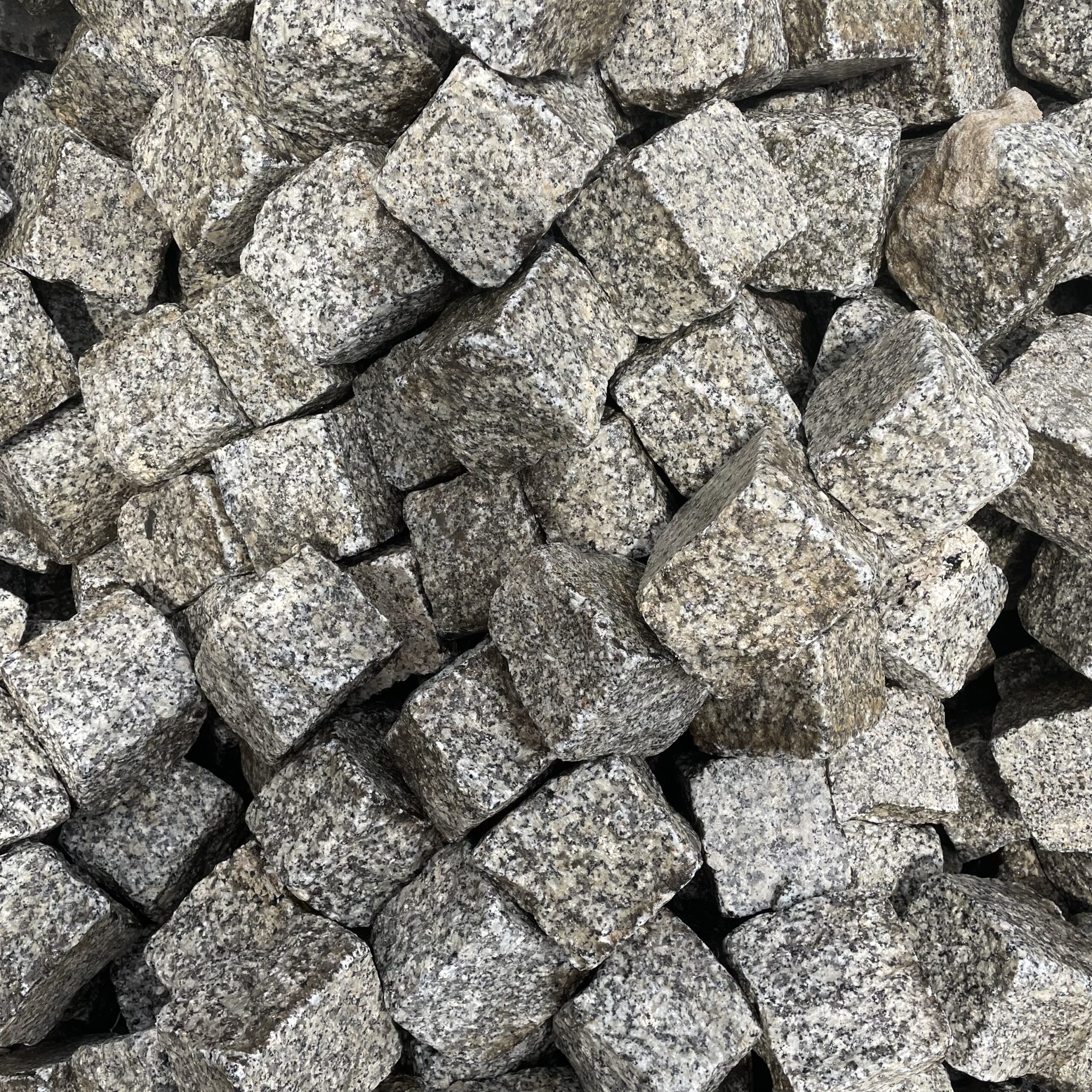 gebrauchtes-graues-kleinpflaster-gebraucht