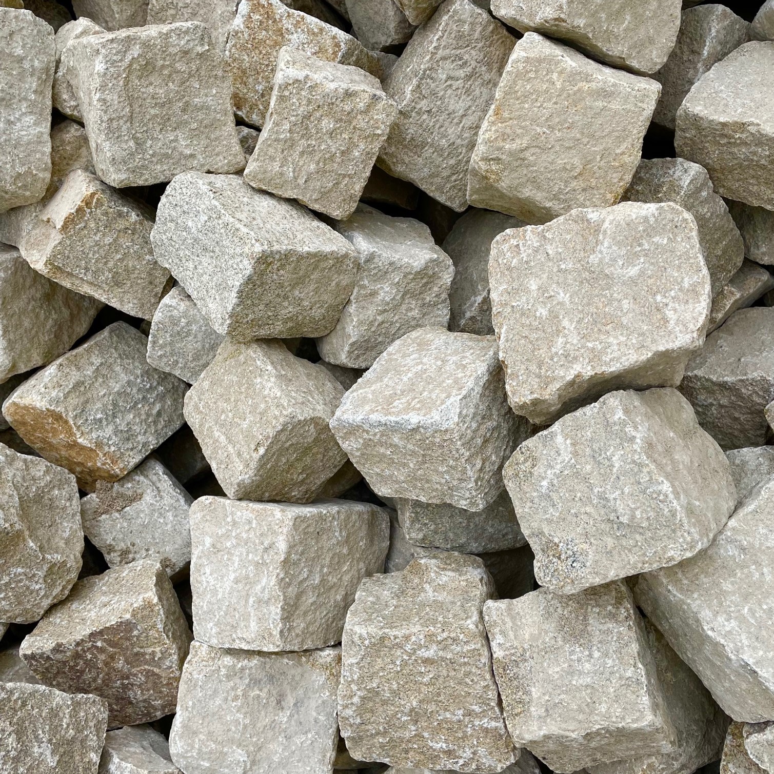 Neues Granit Kleinpflaster 8-11 cm gelblich-beige