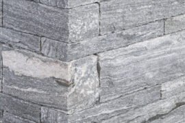Gneis Klostermauerstein Himalaya 15×18-20×30/45/60 cm, silbergrau-liniert Gneis Klostermauerstein Himalaya 15×18-20×30/45/60 cm, silbergrau-liniert