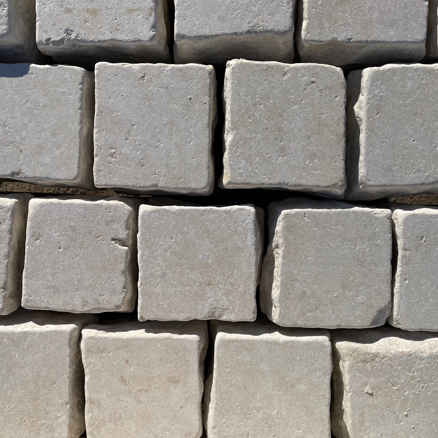 Kalkstein Kleinsteinpflaster Catrina 10x10x8 cm gelblich-cremebeige