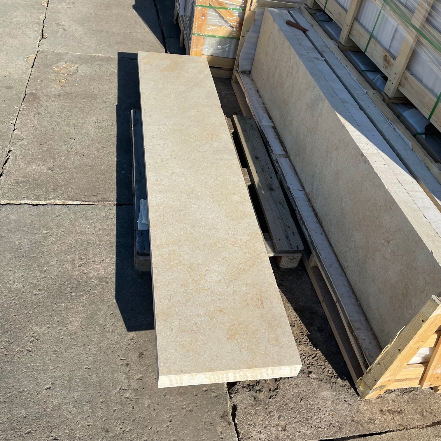 kalkstein-sichtschutzstele-catrina-4