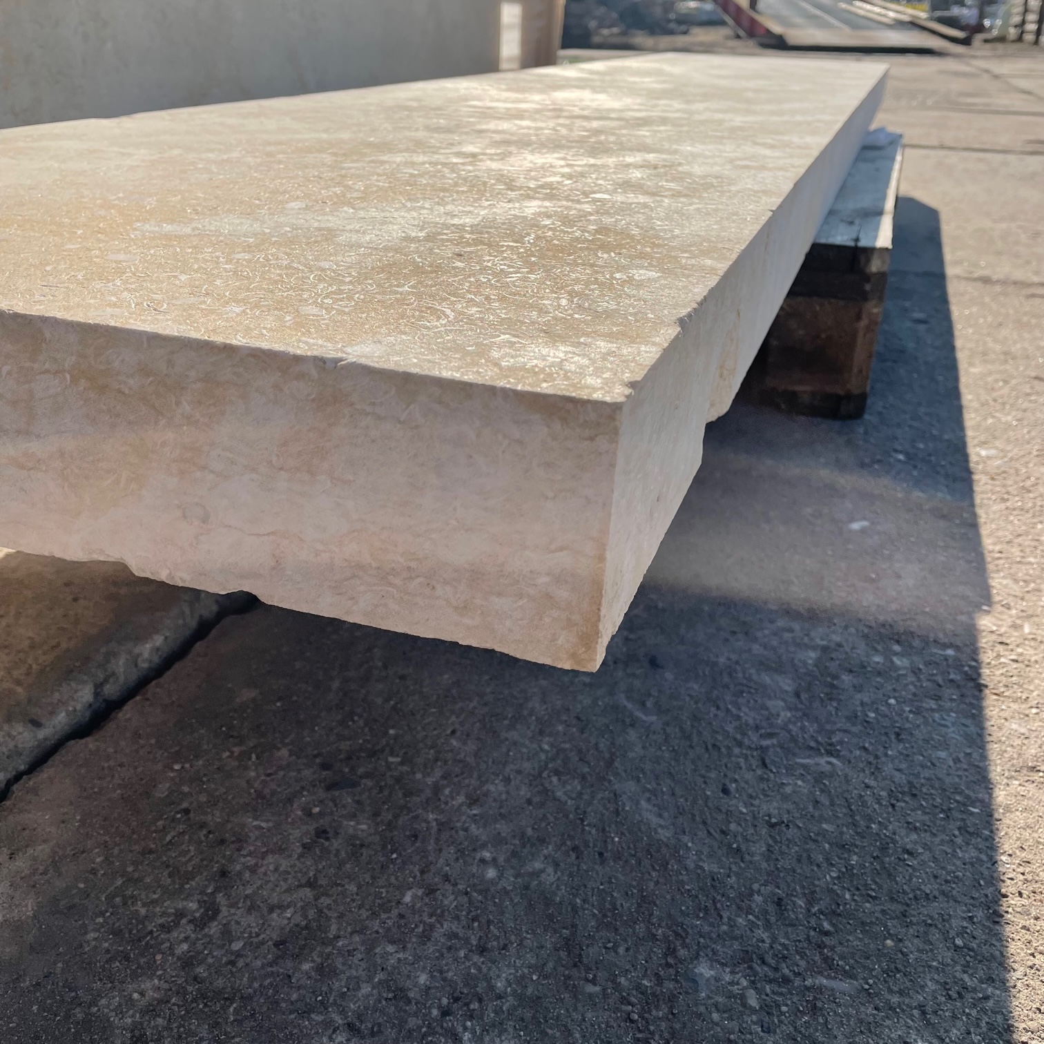 kalkstein-sichtschutzstele-catrina-4