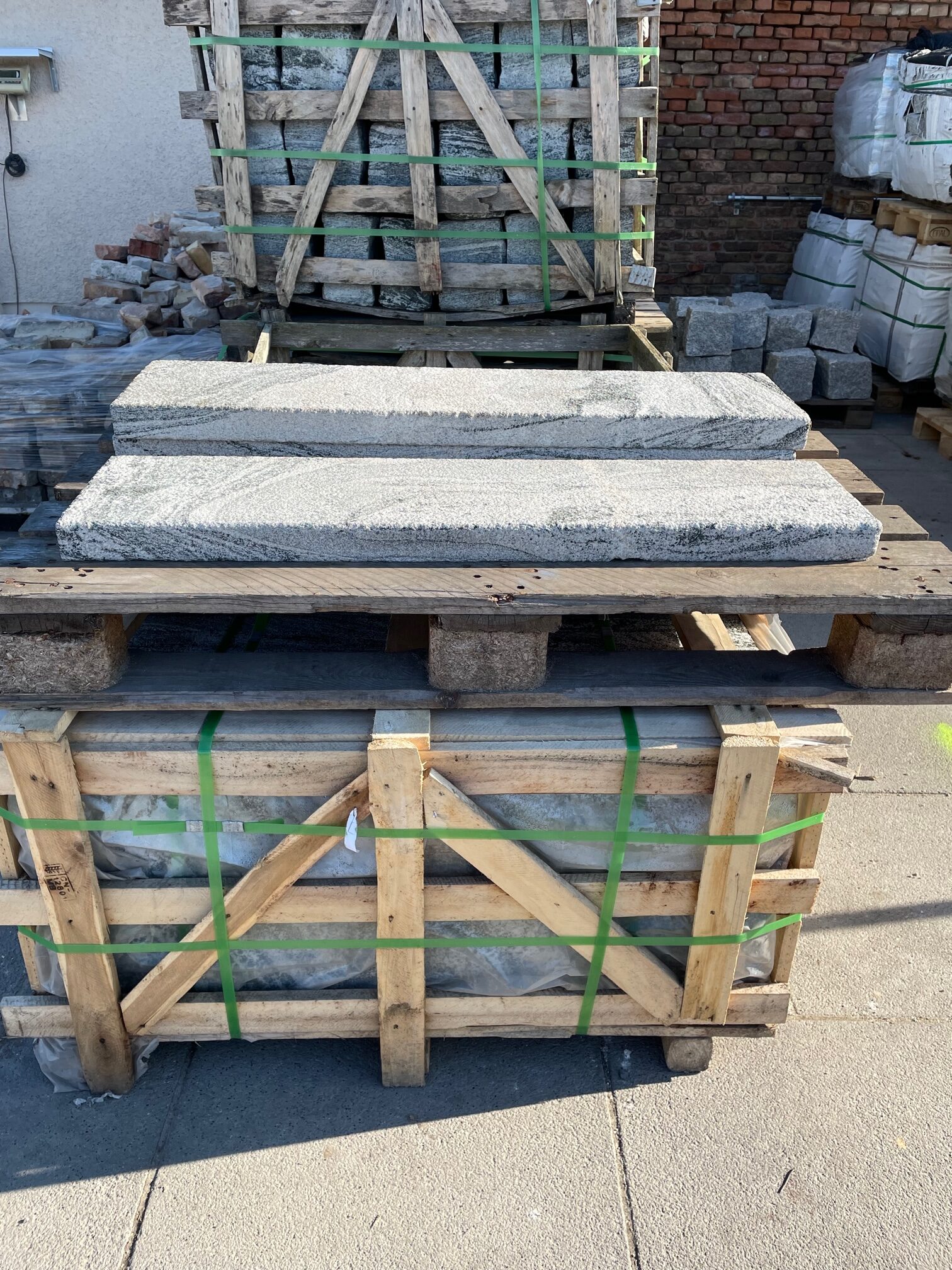 Gneis Abdeckplatte Himalaya 100x24x5 cm silbergrau-liniert RESTPOSTEN