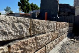 Quarz-Sandstein Mauerstein Golden Sun 14-16x20x30-50 cm gelb-hellbeige Quarz-Sandstein Mauerstein Golden Sun 14-16x20x30-50 cm gelb-hellbeige