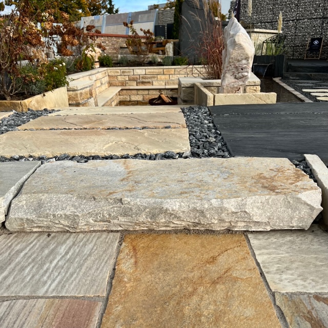 Quarzit Blockstufe Bahia 8-12×32-37×100 cm gelb-rosé-bunt