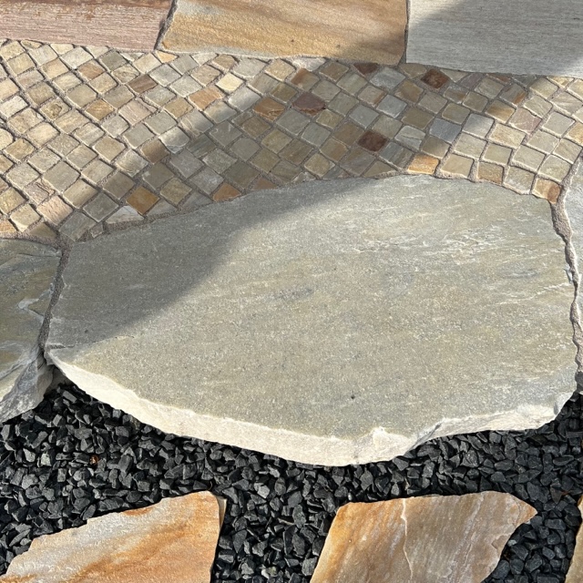 Quarzit Polygonalplatte Bahia 8-14×25-40×80-120 cm gelb-rosé-bunt