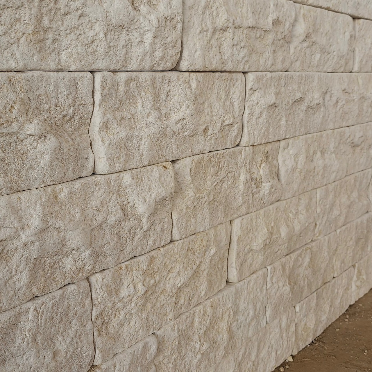 catrina-mauersteine-getrommelt