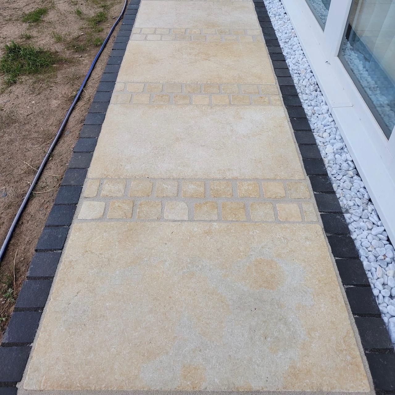 basalt-mekong-black-pflaster-catinra-terrassenplatte