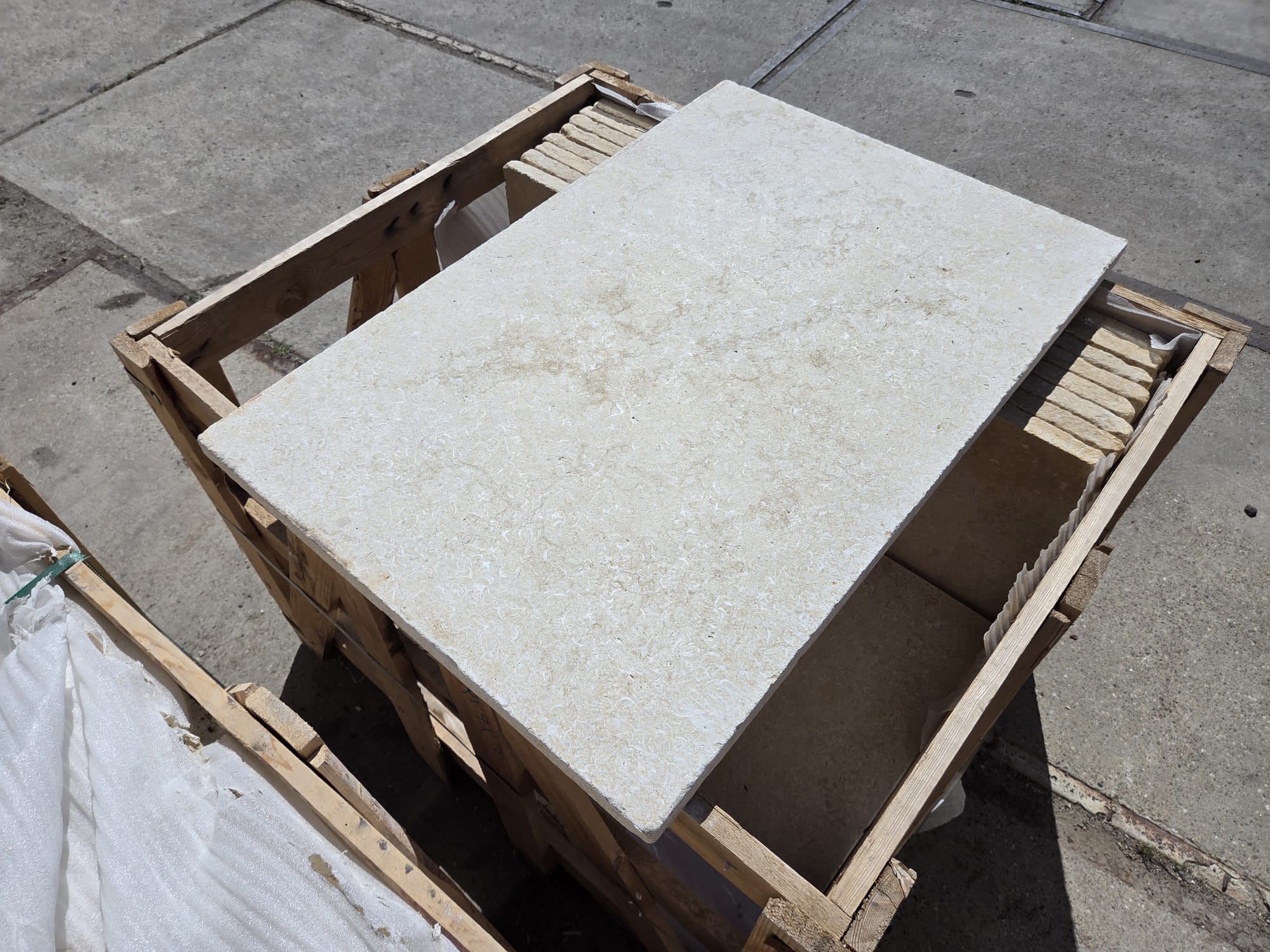 Kalkstein Terrassenplatte Catrina 90x60x3 cm gelb-beige