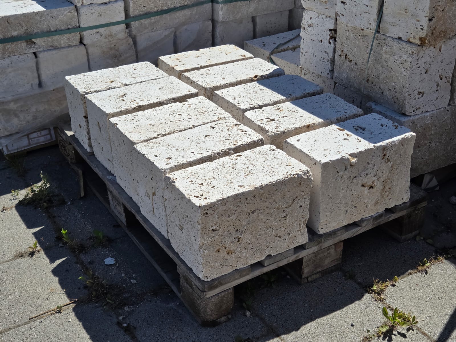 Travertin Schloss Mauerstein Crema 22,5×18-20×30-60 cm creme-beige