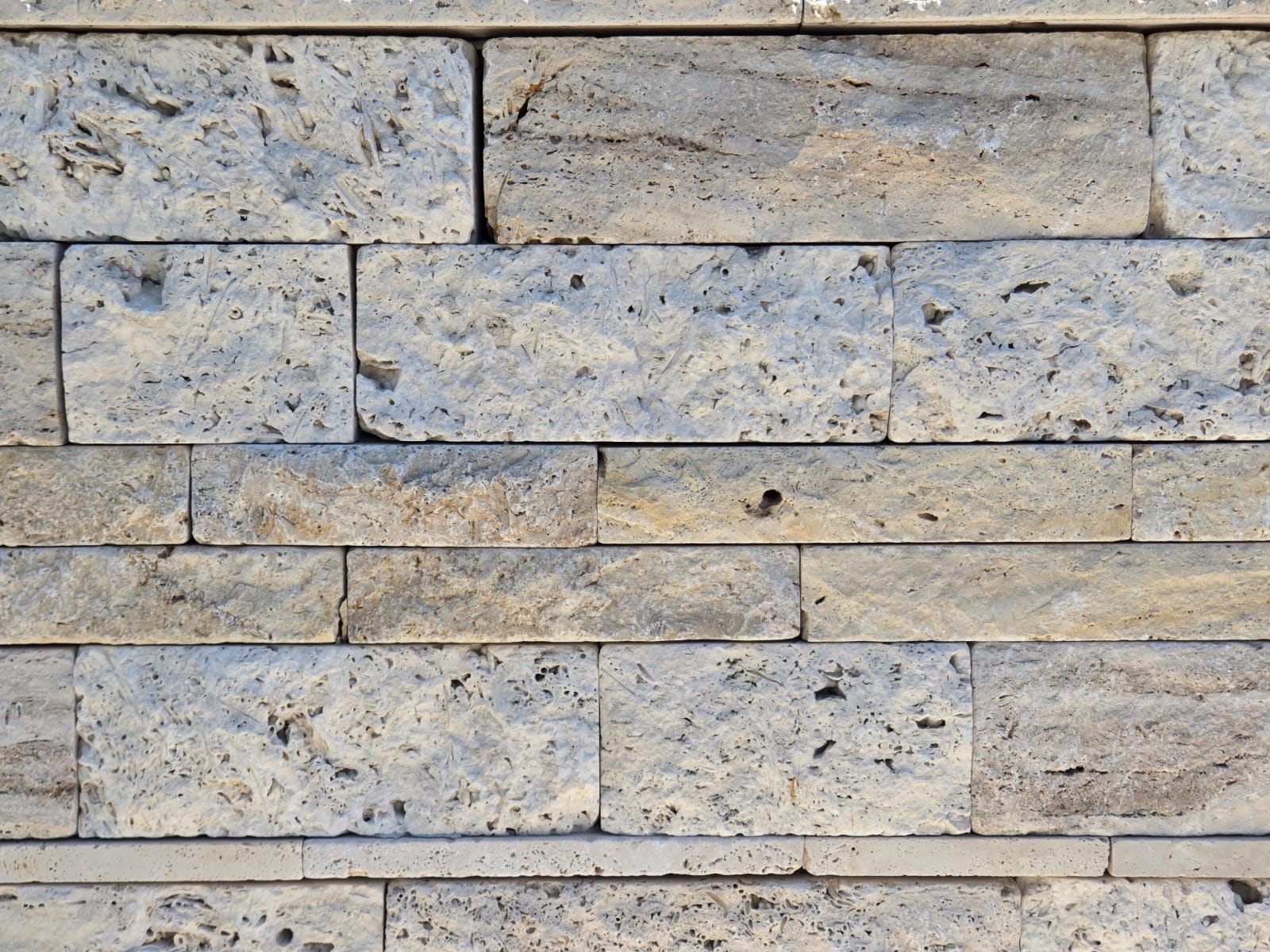 Travertin Schloss Mauerstein Crema 15×18-20×30-60 cm creme-beige