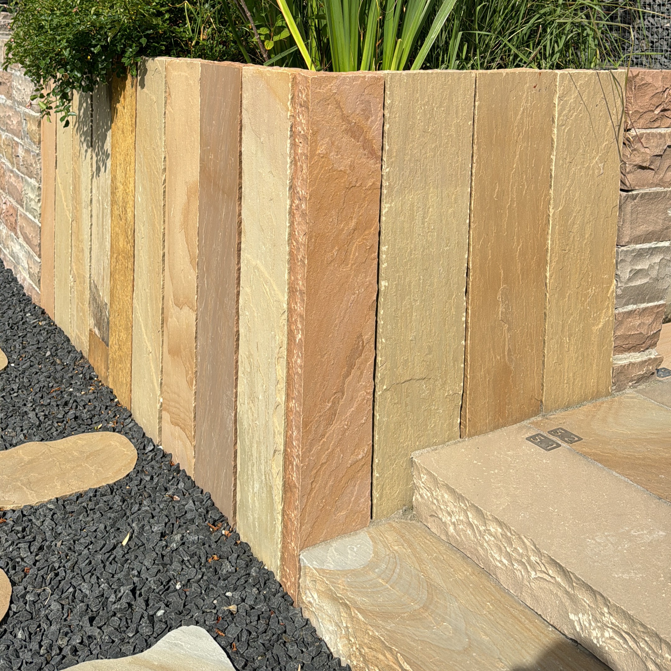 quarz-sandstein-toskana-stele