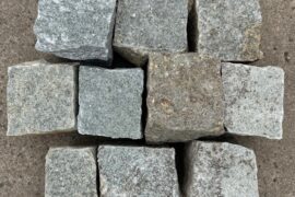 Gneis Kleinpflaster Torino 8-12 cm gespalten grau-bunt Gneis Kleinpflaster Torino 8-12 cm gespalten grau-bunt